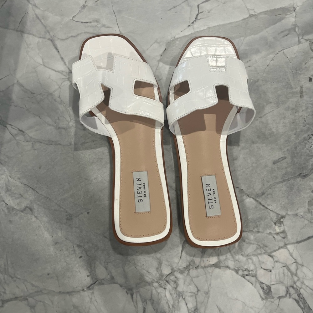 Steven New York Harlien White Crocodile Sandals Size 9.5 W